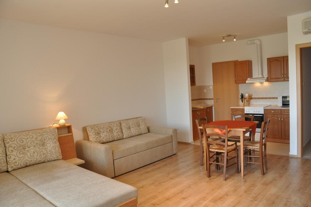 Tisza Palota Apartmanok Szeged Room photo